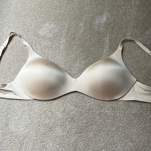 WIRELESS FORM PUSH-UP PLUNGE BRA | 
SAND / 38 / C